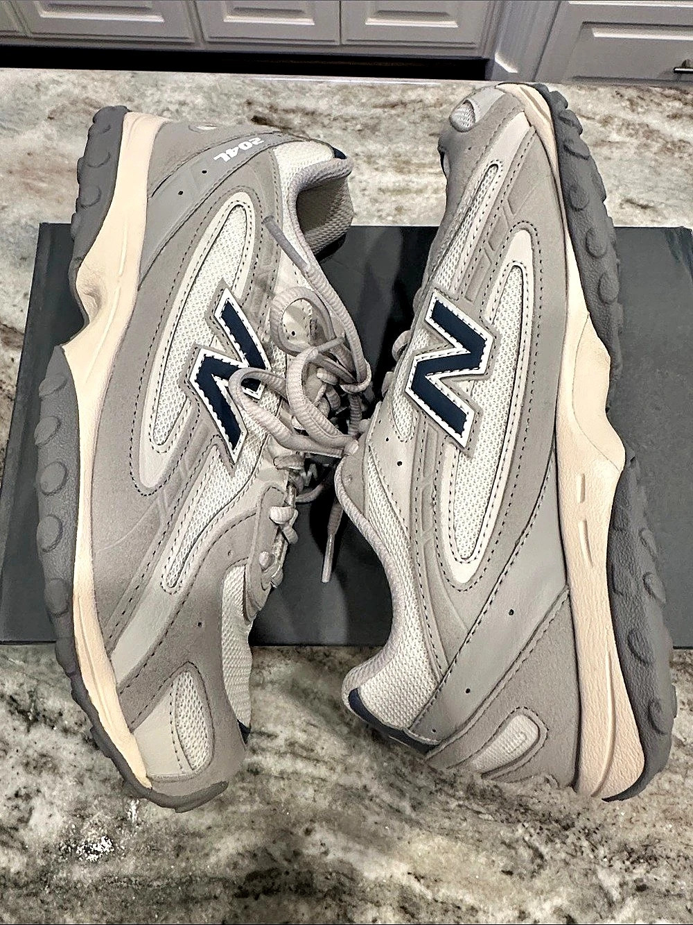 New Balance 204L Grey Blue Sneakers Big Kids 6.5 Women’s 8 Worn Once - Picture 5 of 8
